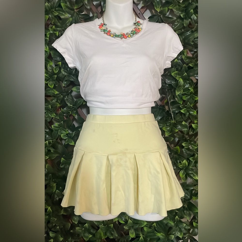 Yellow tennis skirt